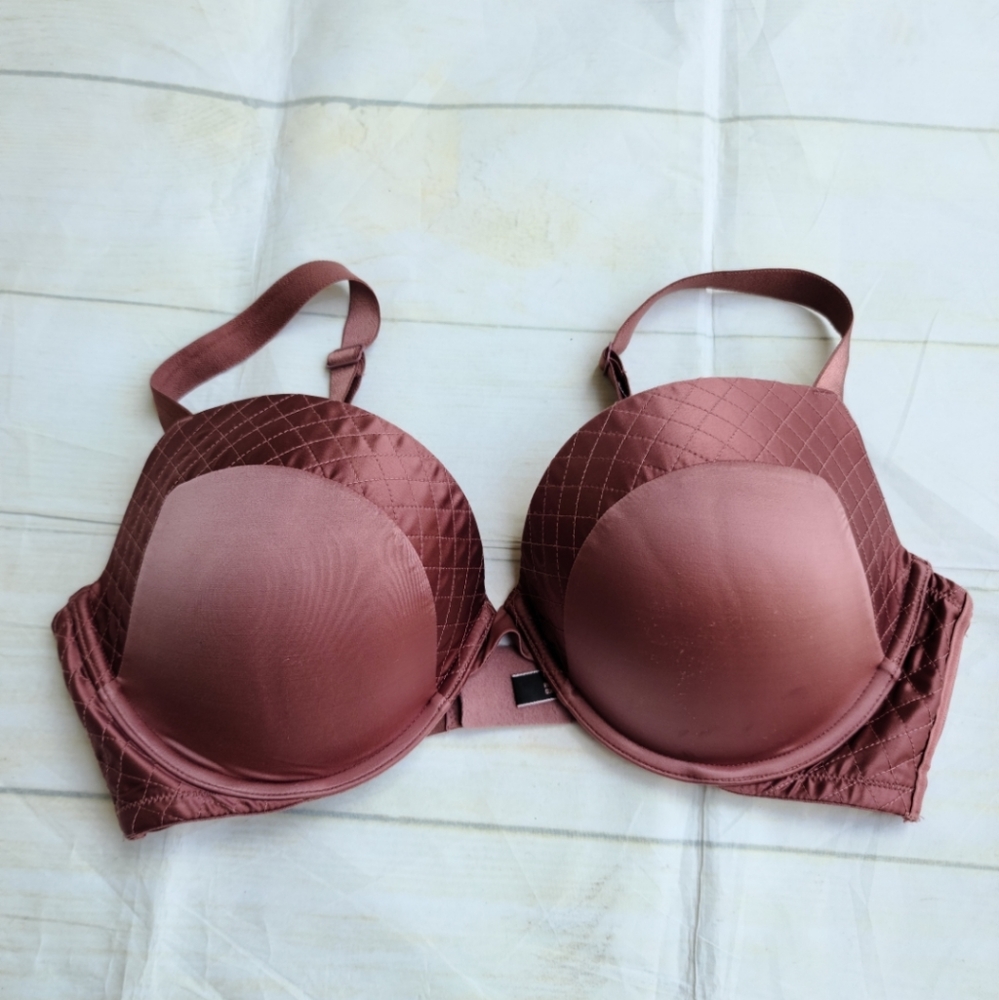 Victoria's Secret Very Sexy Quilted Push up 36DD - Picture 3 of 8